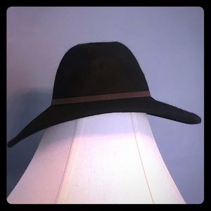 Black Billabong women’s wide brim hat